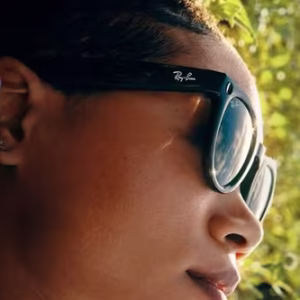 Ray-Ban Meta Glass Skyler - Shiny Black Tint to Cerulean Blue Transitions